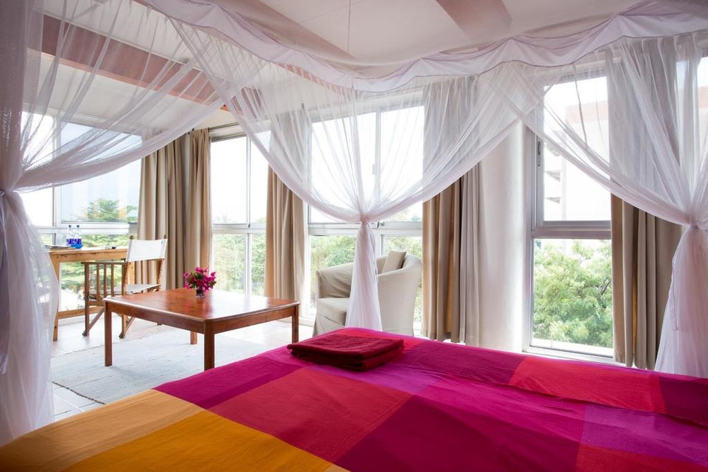 Q-Bar & Guesthouse 다르에스살람 객실 사진